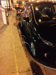 Zoé sur borne Autolib'
